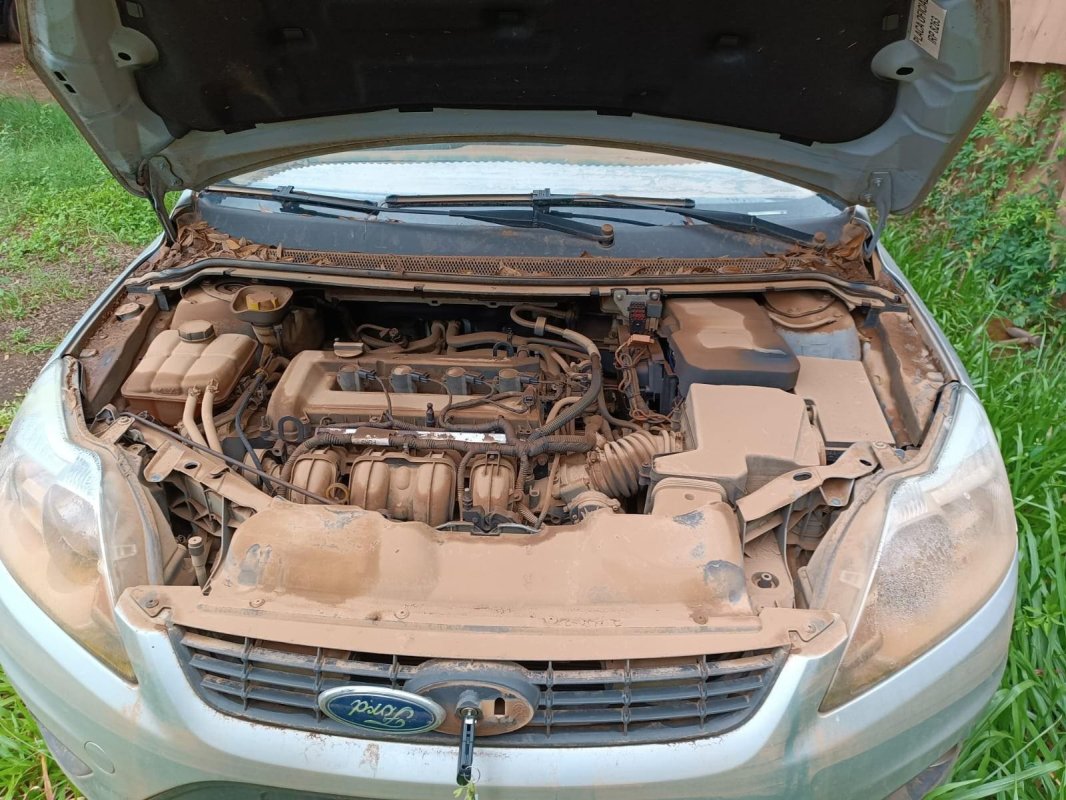 LOTE 010 - AUTOMÓVEL I/FORD FOCUS 2L FC FLEX, ANO/MODELO: 2010/2011, PLACA: IRP8263