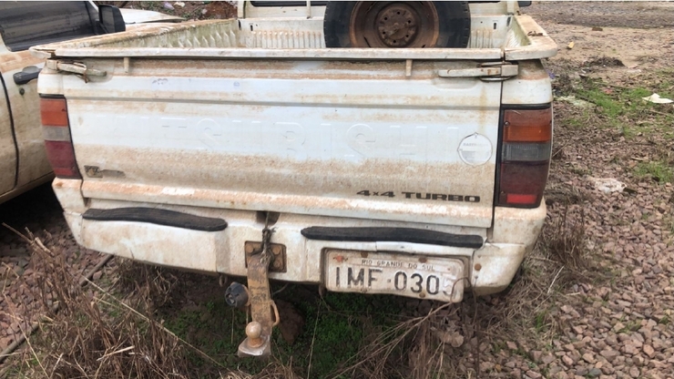 LOTE 001 - CAMINHONETE MMC/L200 4X4 GL, ANO/MODELO: 2004/2005, PLACA: IMF0305