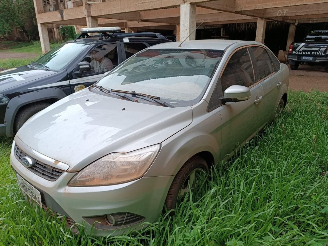LOTE 010 - AUTOMÓVEL I/FORD FOCUS 2L FC FLEX, ANO/MODELO: 2010/2011, PLACA: IRP8263