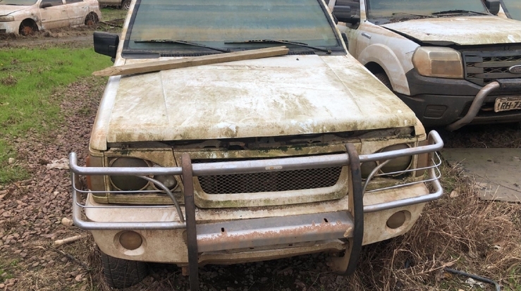 LOTE 001 - CAMINHONETE MMC/L200 4X4 GL, ANO/MODELO: 2004/2005, PLACA: IMF0305