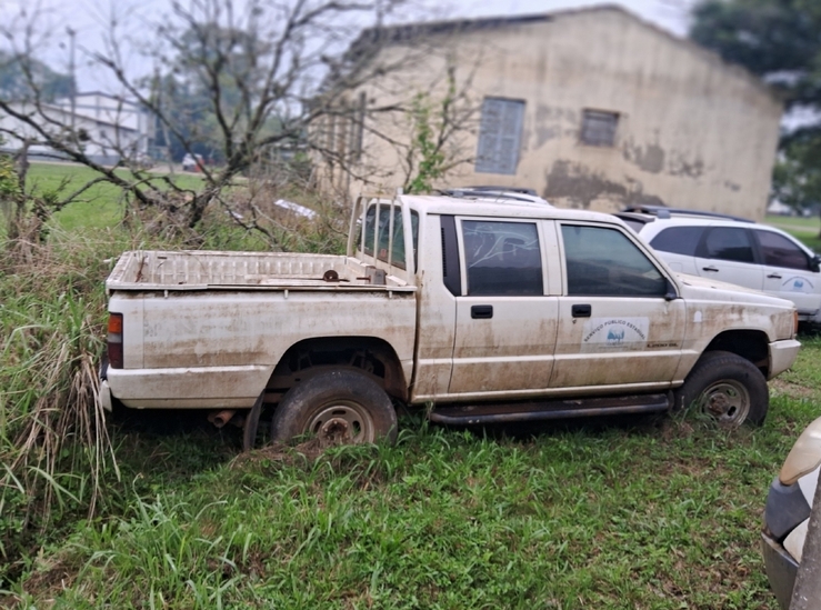 LOTE 001 - CAMINHONETE MMC/L200 4X4 GL, ANO/MODELO: 2004/2005, PLACA: IMF0305