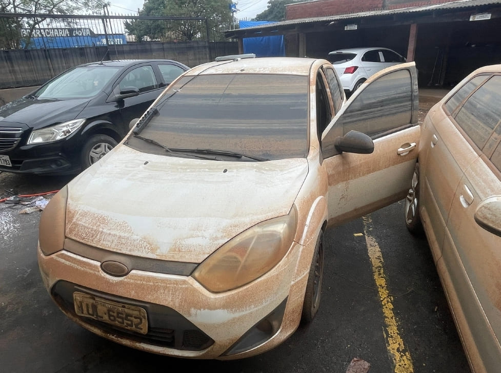 LOTE 027 - AUTOMÓVEL FORD/FIESTA 1.6 FLEX, ANO/MODELO: 2013, PLACA: IUK5657