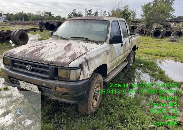 LOTE 007 - CAMIONETA I/TOYOTA HILUX 4CD DLX, ANO/MODELO: 1998/1999, PLACA: IIQ1605