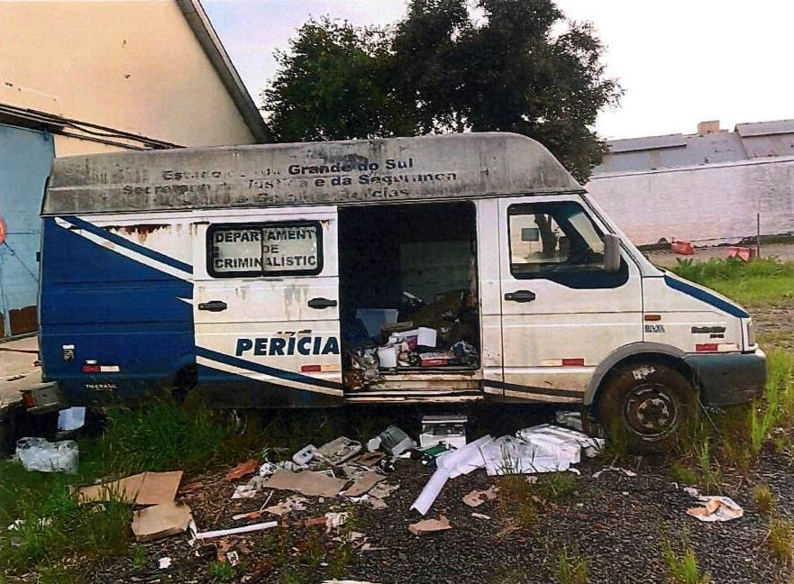 LOTE 014 - CAMINHÃO IVECO/DAILYCITY3813 VAN1, ANO/MODELO: 2005/2006, PLACA: IMV0735