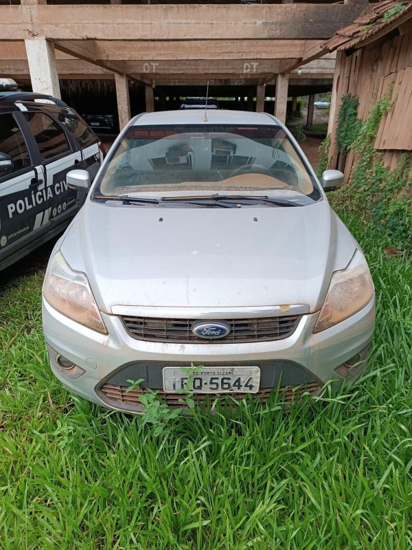 LOTE 010 - AUTOMÓVEL I/FORD FOCUS 2L FC FLEX, ANO/MODELO: 2010/2011, PLACA: IRP8263