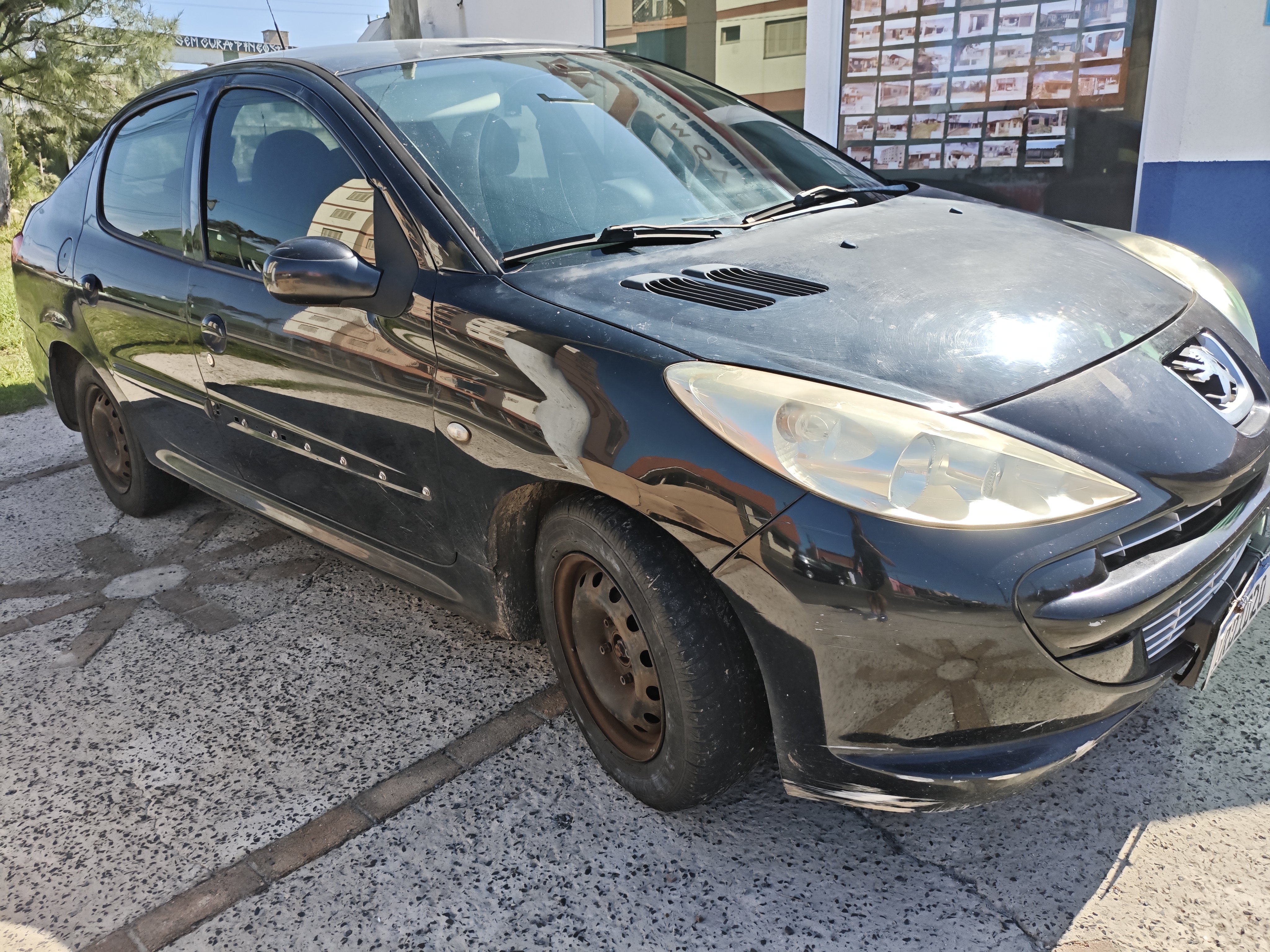 LOTE 001 - VEÍCULO PEUGEOUT/207 PASSION XR, ANO/MODELO: 2010/2011, PLACA: IRD1D20