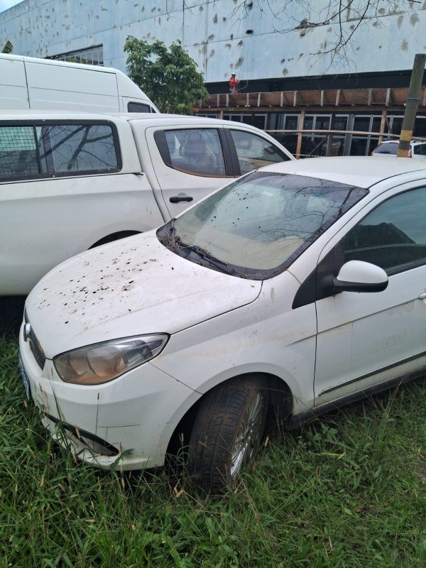 LOTE 022 - AUTOMÓVEL FIAT/SIENA ESSENCE 1.6, ANO/MODELO: 2013/2014, PLACA: JDE8C64,
