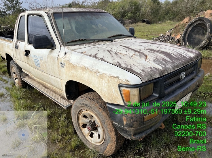 LOTE 007 - CAMIONETA I/TOYOTA HILUX 4CD DLX, ANO/MODELO: 1998/1999, PLACA: IIQ1605