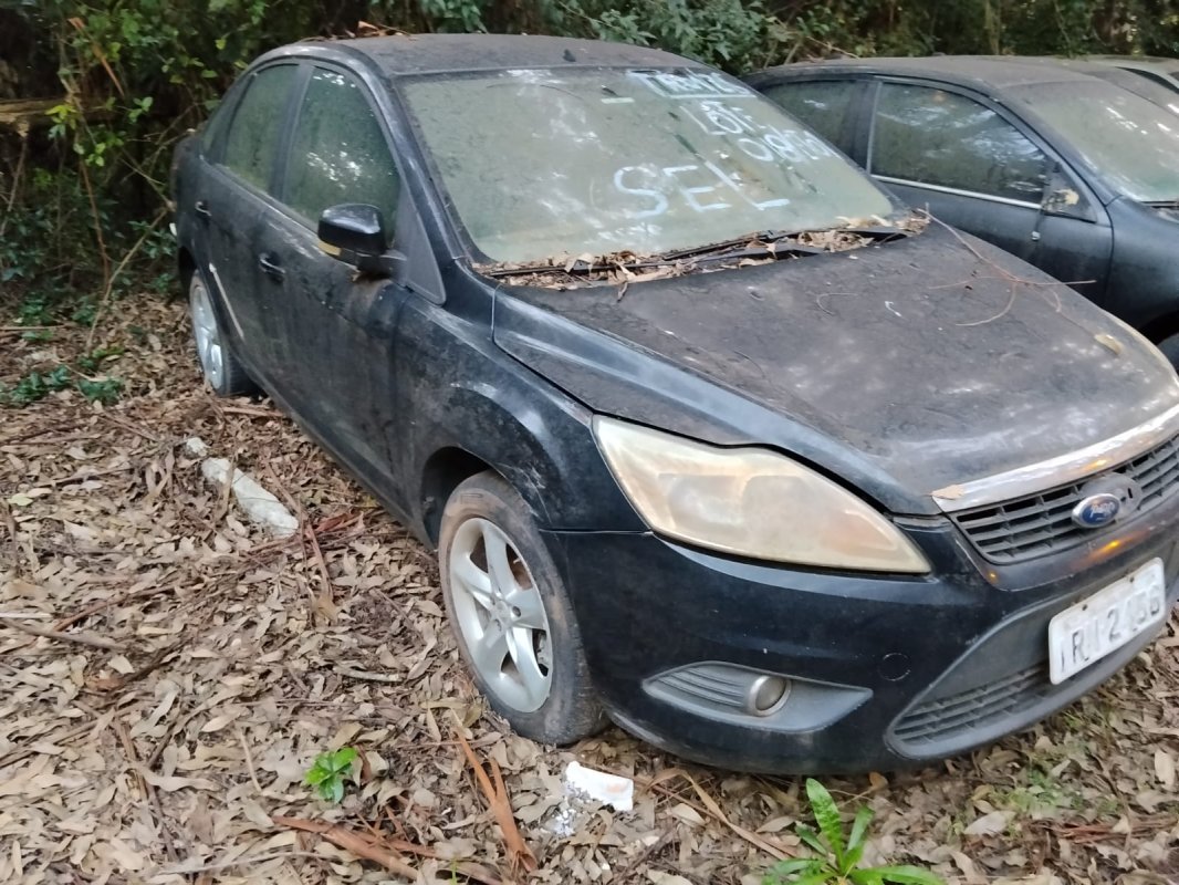 LOTE 018 - AUTOMÓVEL I/FORD FOCUS 2L FC FLEX, ANO/MODELO: 2010/2011, PLACA: IRN2456,