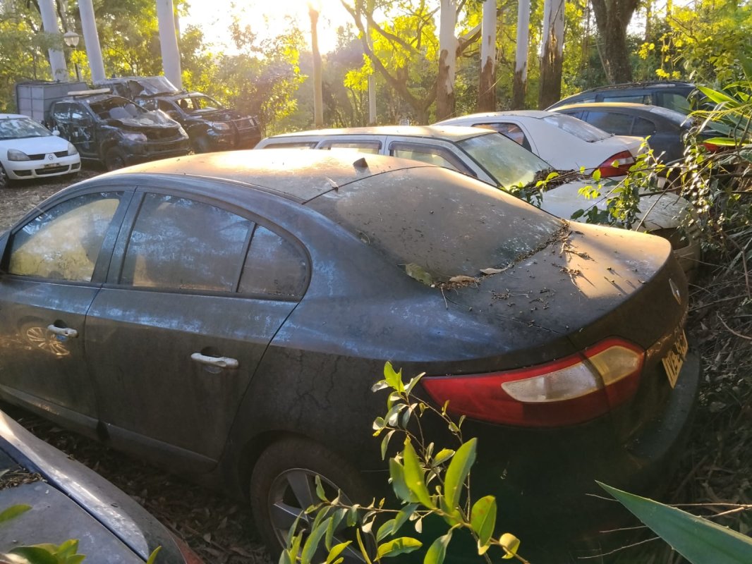 LOTE 021 - AUTOMÓVEL I/RENAULT FLUENCE DYN20M, ANO/MODELO: 2013/2014, PLACA: IVE8879