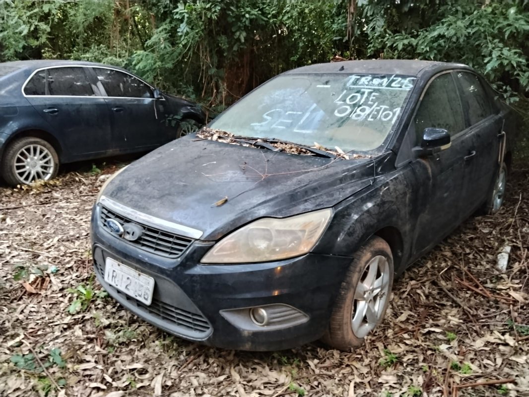 LOTE 018 - AUTOMÓVEL I/FORD FOCUS 2L FC FLEX, ANO/MODELO: 2010/2011, PLACA: IRN2456,