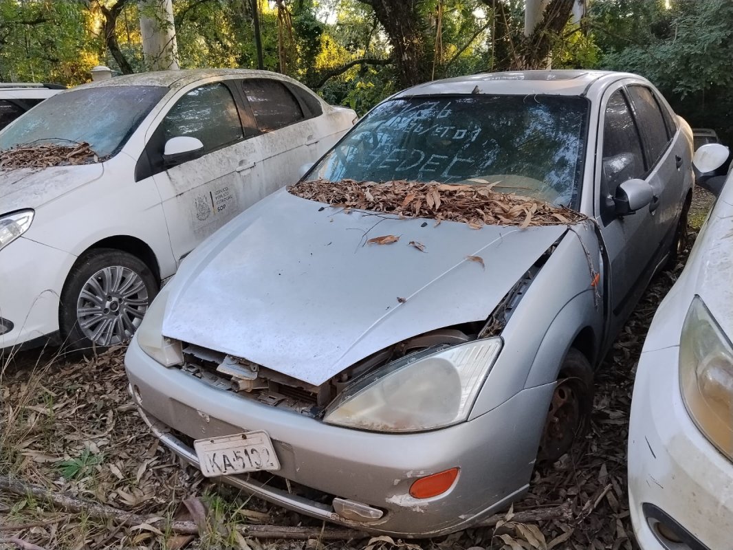 LOTE 026 - AUTOMÓVEL I/FORD FOCUS GHIA 2.0LFC, ANO/MODELO: 2001, PLACA: IKA5132