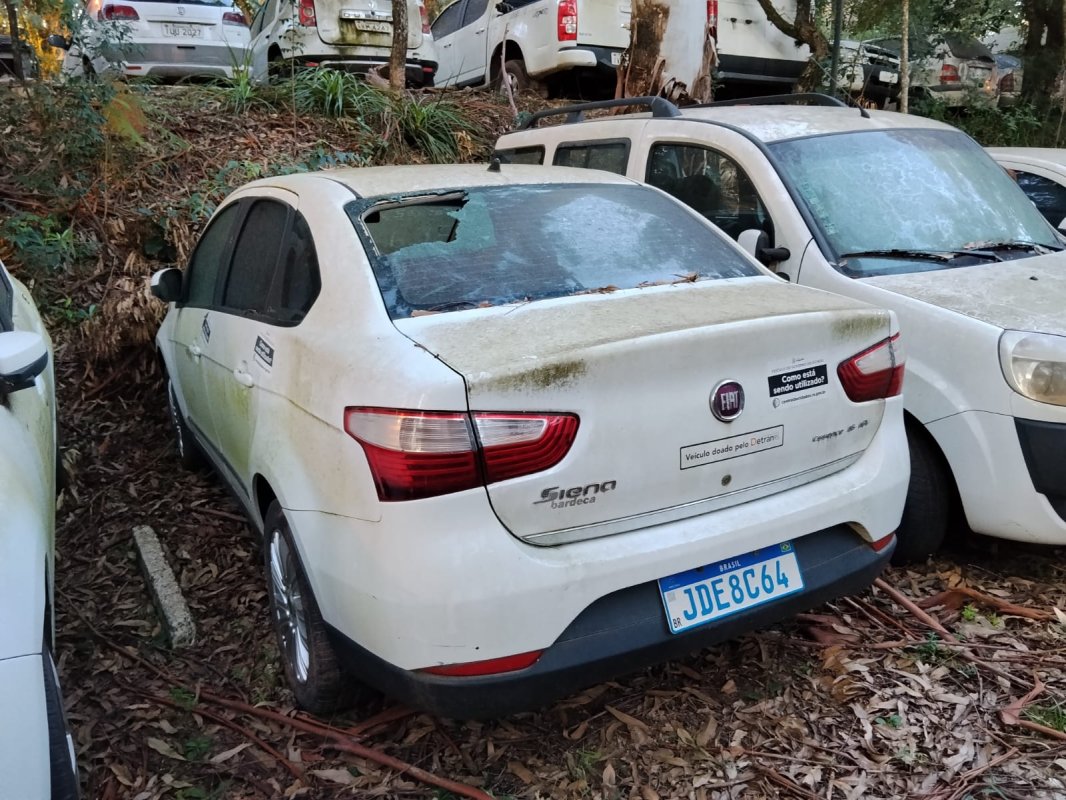 LOTE 022 - AUTOMÓVEL FIAT/SIENA ESSENCE 1.6, ANO/MODELO: 2013/2014, PLACA: JDE8C64,