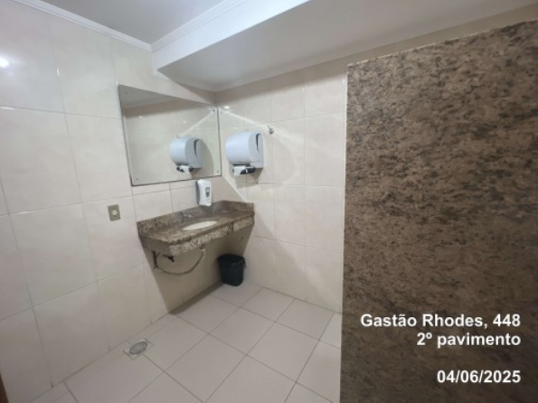Porto Alegre/rs - Prédio Comercial Com 7 Pavimentos - Bairro Santana, localizado em Porto Alegre - RS, bairro Santana
