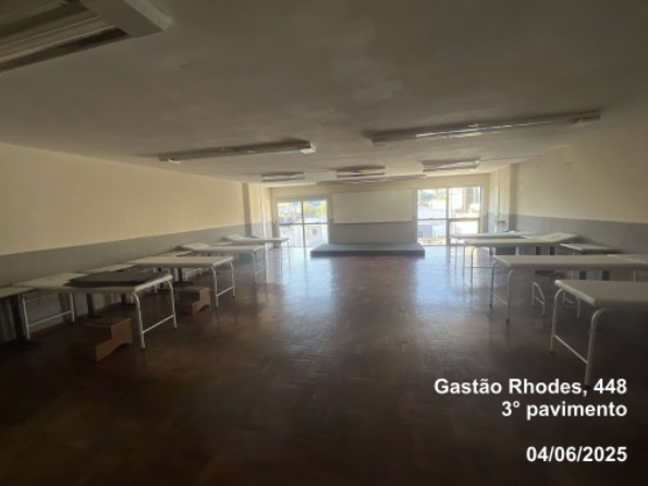 Porto Alegre/rs - Prédio Comercial Com 7 Pavimentos - Bairro Santana, localizado em Porto Alegre - RS, bairro Santana