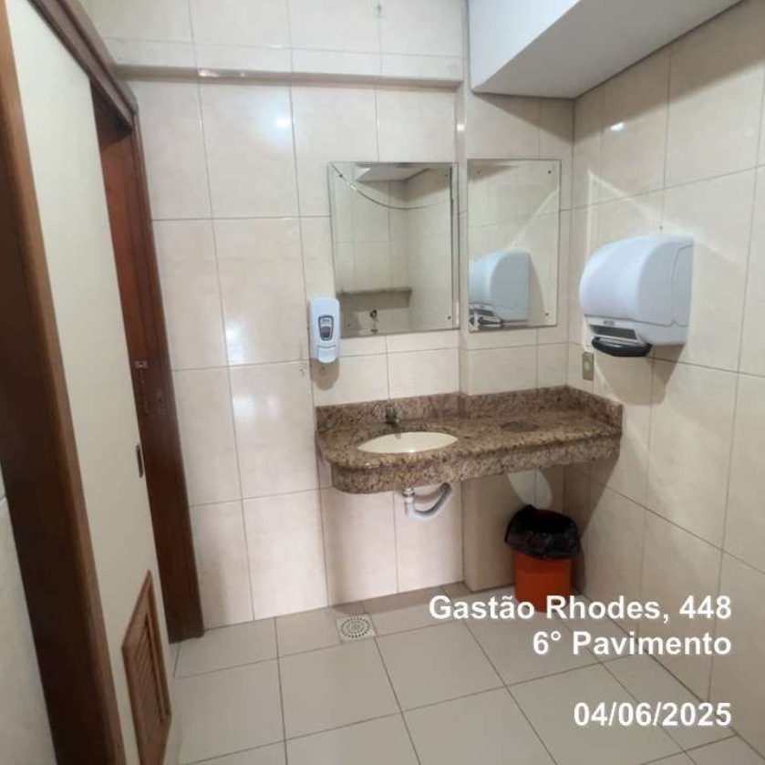 Porto Alegre/rs - Prédio Comercial Com 7 Pavimentos - Bairro Santana, localizado em Porto Alegre - RS, bairro Santana