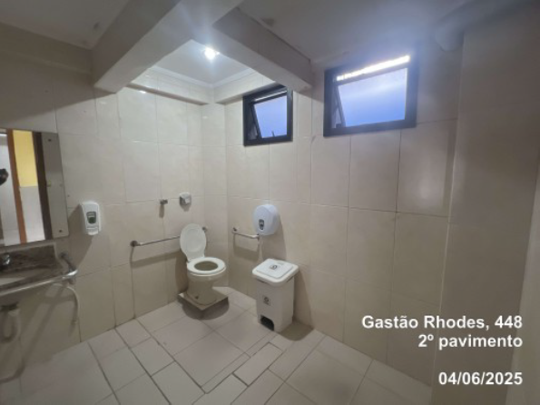 Porto Alegre/rs - Prédio Comercial Com 7 Pavimentos - Bairro Santana, localizado em Porto Alegre - RS, bairro Santana