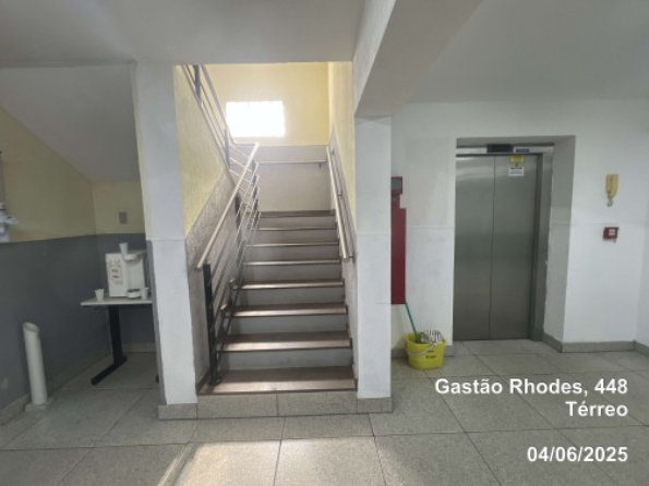 Porto Alegre/rs - Prédio Comercial Com 7 Pavimentos - Bairro Santana, localizado em Porto Alegre - RS, bairro Santana