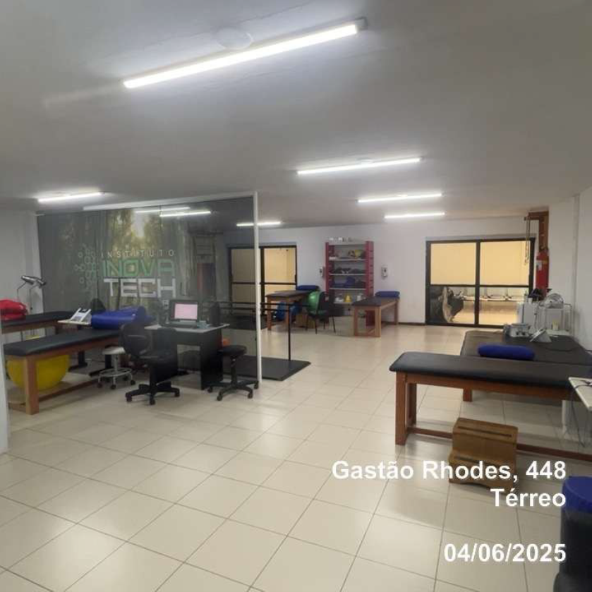Porto Alegre/rs - Prédio Comercial Com 7 Pavimentos - Bairro Santana, localizado em Porto Alegre - RS, bairro Santana