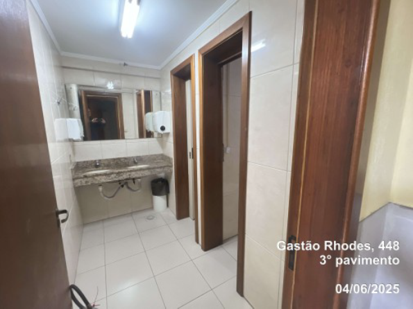 Porto Alegre/rs - Prédio Comercial Com 7 Pavimentos - Bairro Santana, localizado em Porto Alegre - RS, bairro Santana