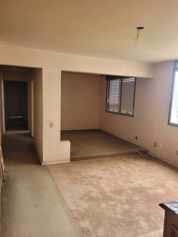 LOTE 500 - PORTO ALEGRE/RS - APARTAMENTO Nº 815, DO BLOCO II, DO CONDOMÍNIO EDIFÍCIO QUINTA DA BOA VISTA, NA RUA ANITA GARIBALDI Nº 2.120.